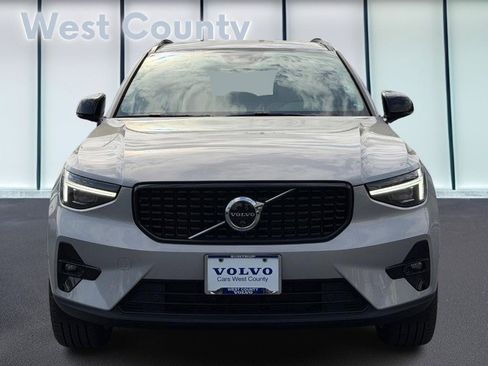Certified 2023 Volvo XC40 B5 Ultimate w/ Protection Package Premier AWD/4WD image 10