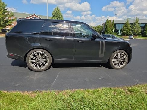 Certified 2025 Land Rover Range Rover SE AWD/4WD image 6