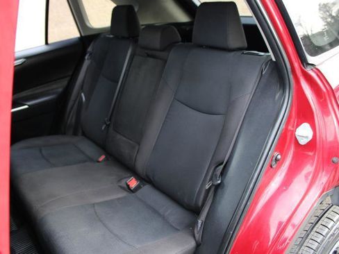 Used 2019 Toyota RAV4 LE FWD image 14