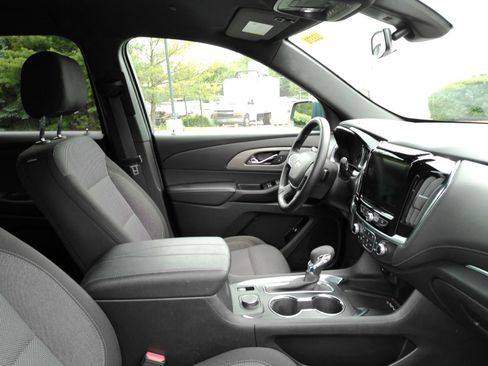 Certified 2023 Chevrolet Traverse LT w/ LPO, Floor Liner Package AWD/4WD image 17