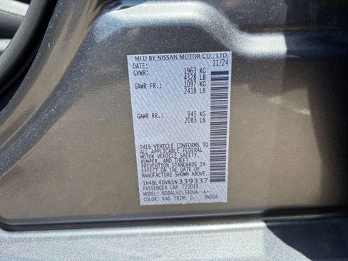 Used 2025 Nissan Altima 2.5 SV FWD image 28