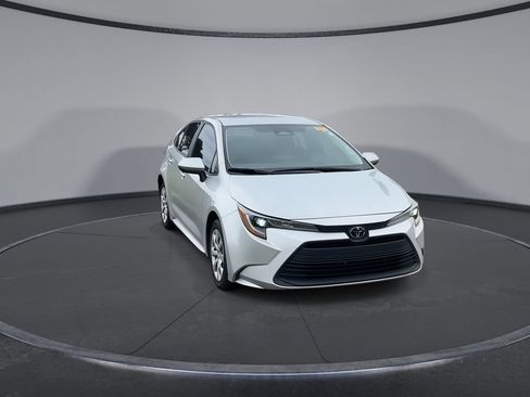 Used 2024 Toyota Corolla LE FWD image 3