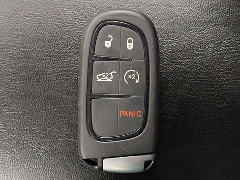 Used 2019 Jeep Cherokee Limited AWD/4WD image 32