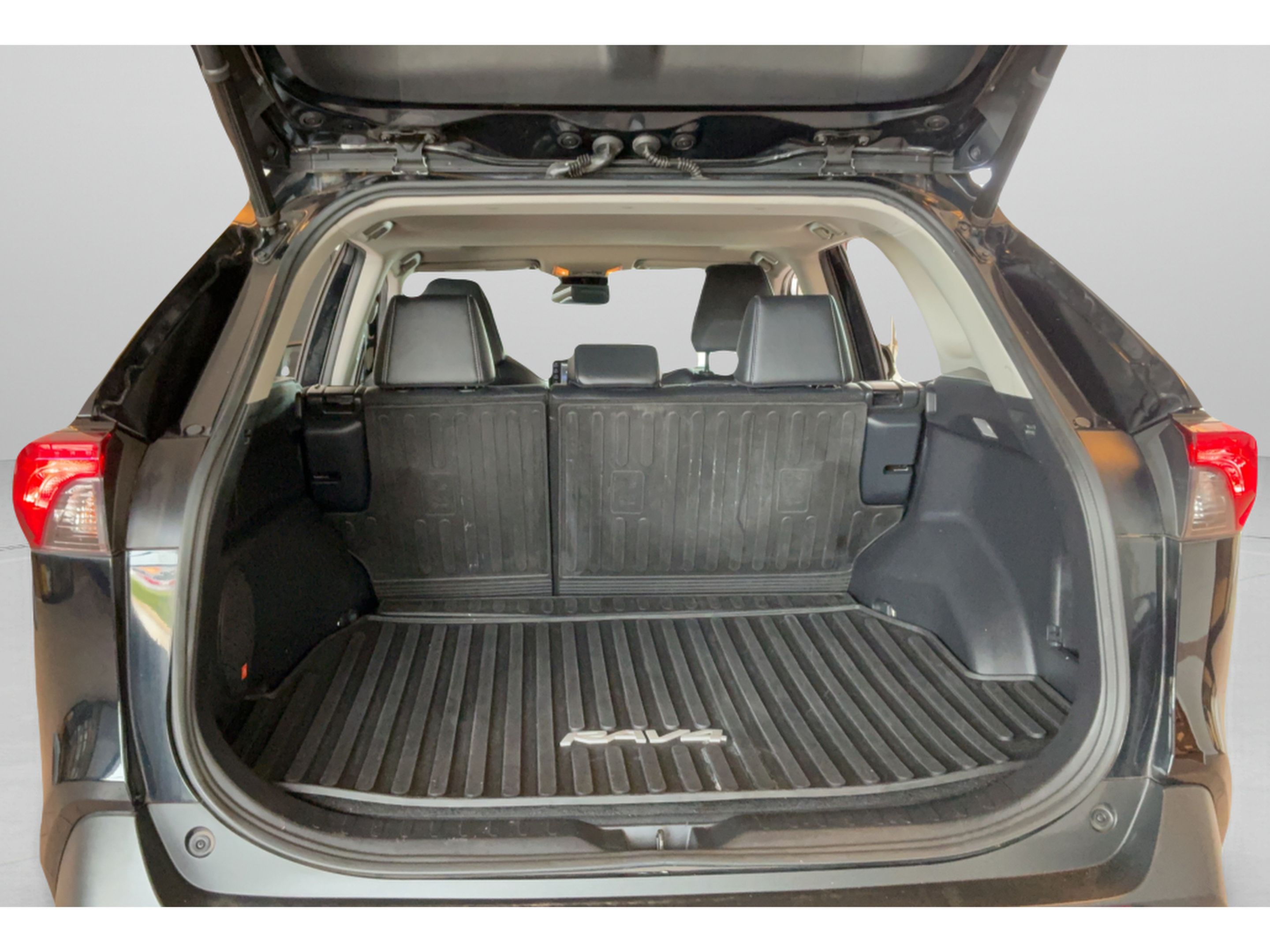 Used 2019 Toyota RAV4 XLE Premium w/ Advanced Technology Package FWD image 34