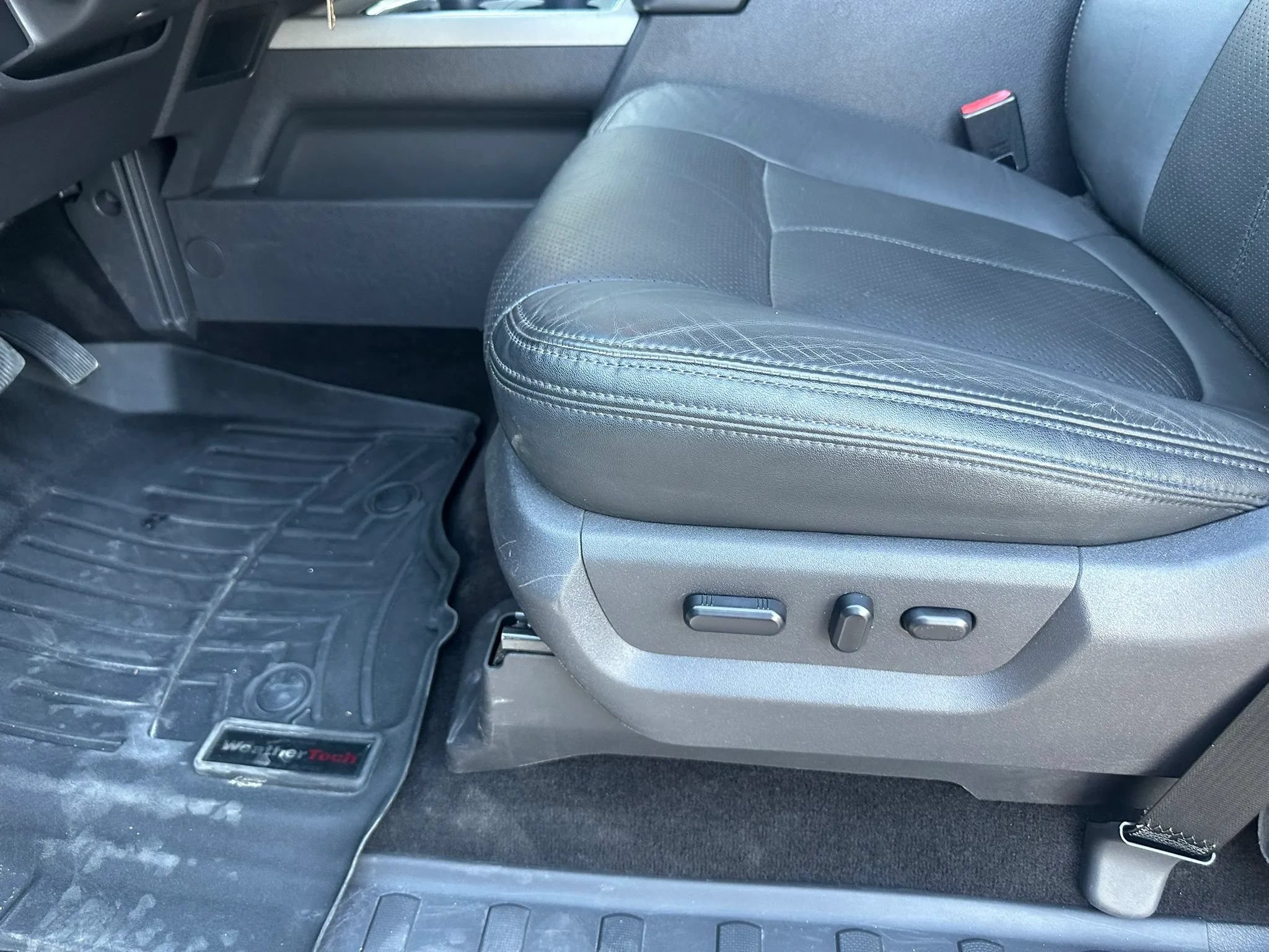 Used 2014 Ford F250 Platinum AWD/4WD image 33