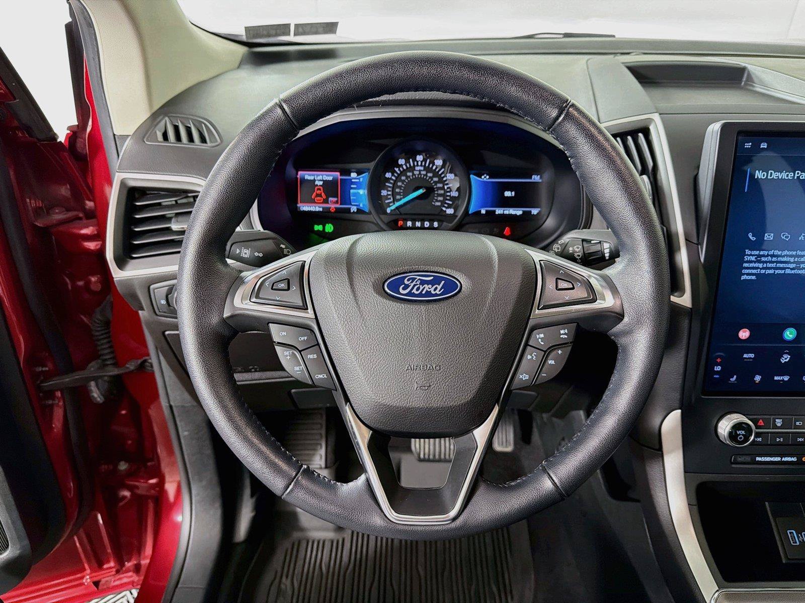 Used 2023 Ford Edge SEL w/ Sport Appearance Package AWD/4WD image 3