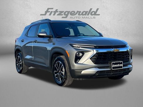 Used 2025 Chevrolet TrailBlazer LT AWD/4WD image 1