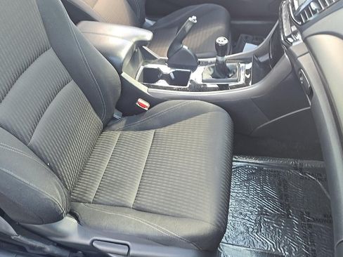 Used 2017 Honda Accord EX image 7