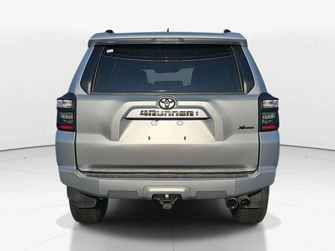 Used 2022 Toyota 4Runner SR5 RWD image 4