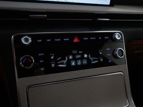 Used 2025 Genesis GV80 3.5T Prestige image 22