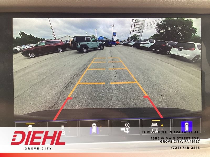 Certified 2022 GMC Yukon Denali w/ Denali Premium Package AWD/4WD image 52