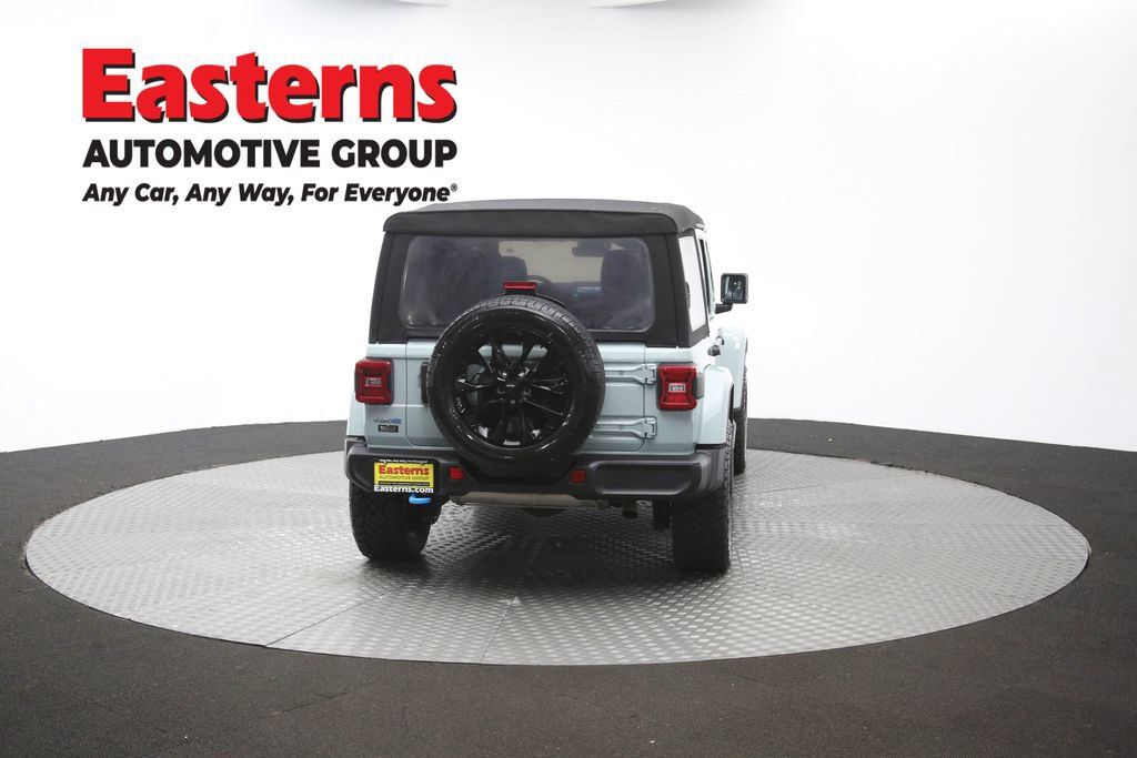 Used 2024 Jeep Wrangler Unlimited Sahara w/ Technology Group AWD/4WD image 38