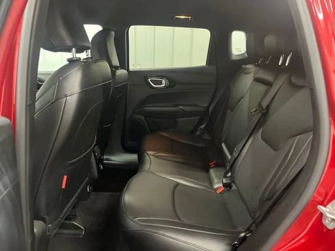 Used 2025 Jeep Compass Trailhawk AWD/4WD image 16