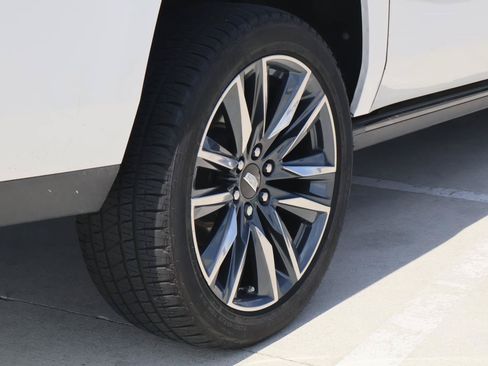 Used 2020 Cadillac Escalade ESV Premium Luxury RWD image 12