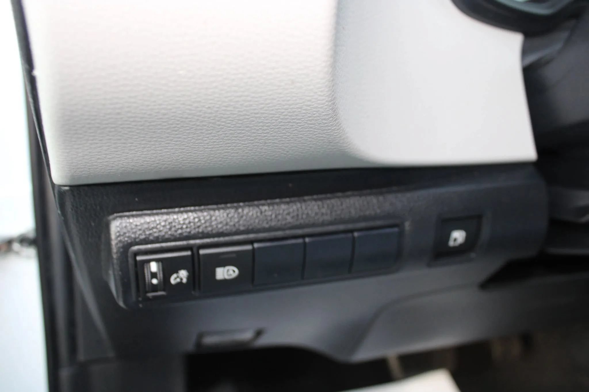 Used 2021 Toyota Corolla LE FWD image 14