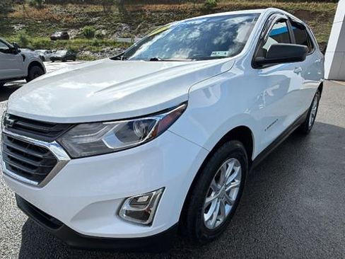 Used 2020 Chevrolet Equinox LS w/ LS Convenience Package AWD/4WD image 8