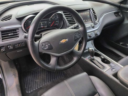 Used 2016 Chevrolet Impala LT w/ Convenience Package image 2