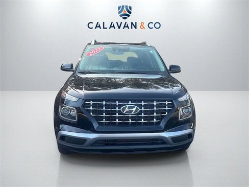 Used 2022 Hyundai Venue SEL w/ Cargo Package image 2