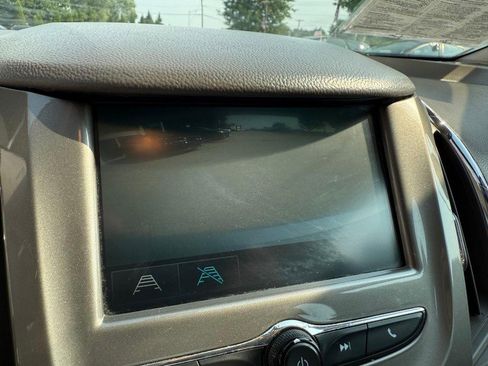 Used 2018 Chevrolet Cruze LT w/ Convenience Package image 25