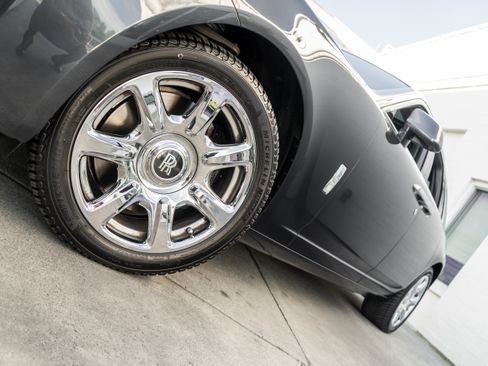 Used 2017 Rolls-Royce Ghost RWD image 4