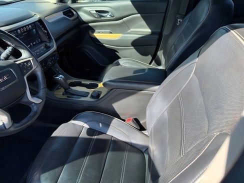Used 2017 GMC Acadia Denali w/ Technology Package FWD image 17
