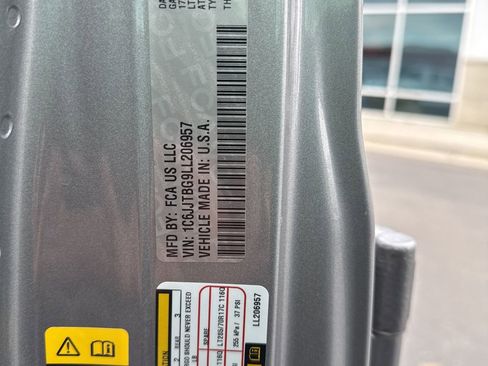 Used 2020 Jeep Gladiator Rubicon image 11