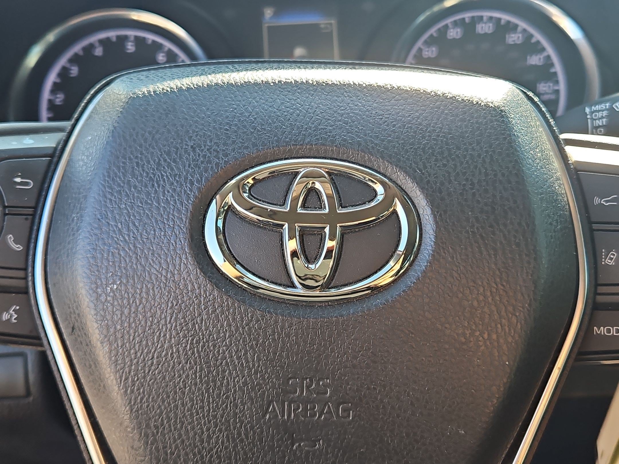Used 2020 Toyota Camry SE FWD image 23