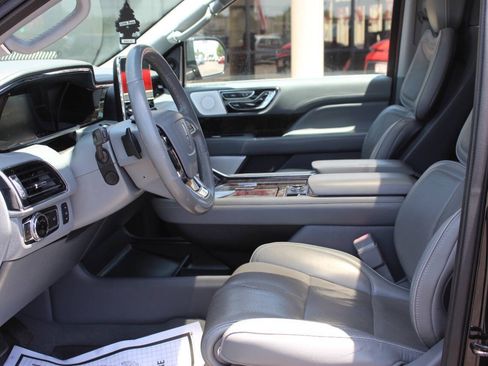 Used 2019 Lincoln Navigator L Reserve AWD/4WD image 18