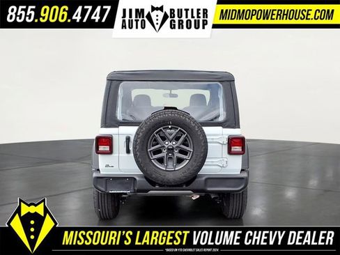 Used 2026 Jeep Wrangler Sport AWD/4WD image 5