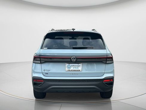 New 2026 Volkswagen Taos SE image 4