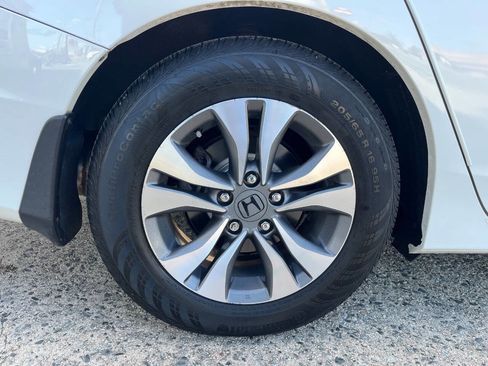 Used 2013 Honda Accord LX image 29