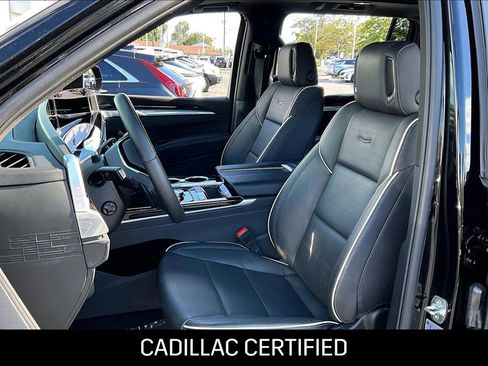 Certified 2025 Cadillac Escalade ESV Premium Luxury image 10