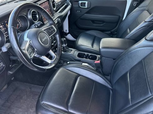 Used 2022 Jeep Wrangler Unlimited Sahara AWD/4WD image 10