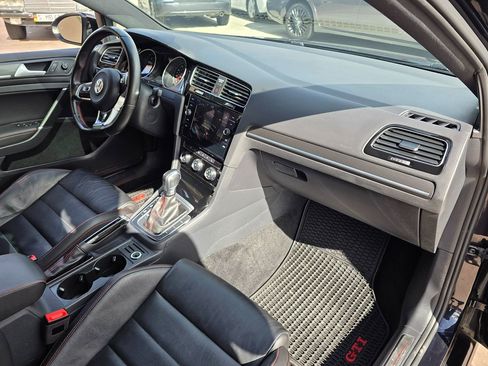 Used 2021 Volkswagen GTI SE image 15