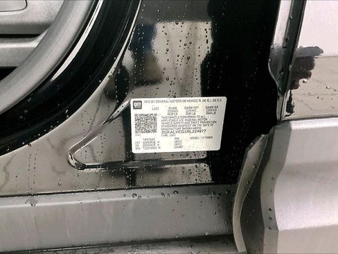 Used 2024 GMC Terrain SLT image 19