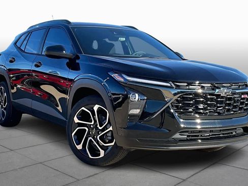New 2026 Chevrolet Trax RS w/ Sunroof Package FWD image 3