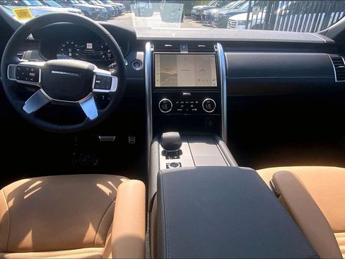 New 2026 Land Rover Discovery Dynamic SE AWD/4WD image 5