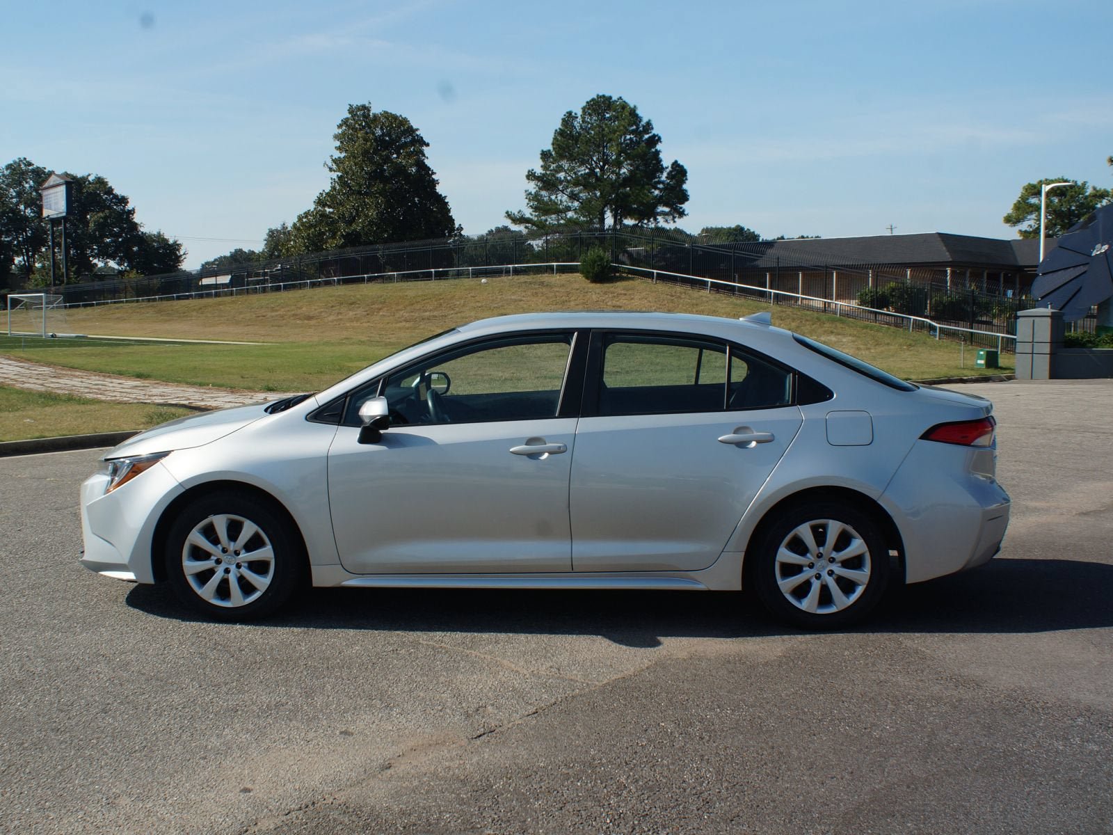 Used 2024 Toyota Corolla LE FWD image 11