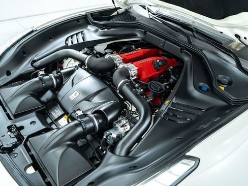 Used 2015 Ferrari California T RWD image 39