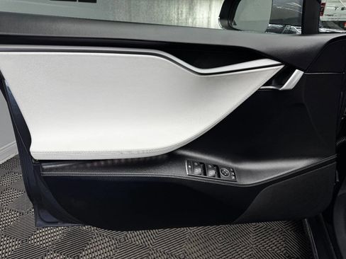 Used 2018 Tesla Model S 75D image 35