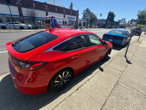 Used 2024 Honda Civic EX-L image 4