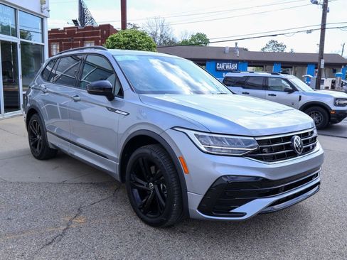 Used 2023 Volkswagen Tiguan SE R-Line image 10