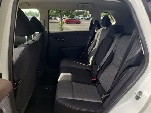 Used 2023 Nissan Rogue SV FWD image 14