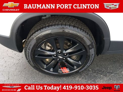 Used 2022 Chevrolet Trax LT w/ Redline Edition image 27