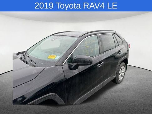 Used 2019 Toyota RAV4 LE w/ All Weather Liner Package AWD/4WD image 10