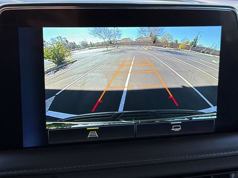 Used 2024 Chevrolet Suburban LT image 30