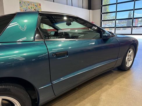 Used 1997 Pontiac Firebird Formula w/ Opt Pkg RWD image 35