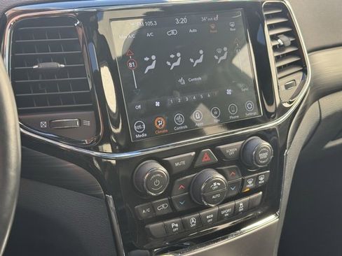 Used 2020 Jeep Grand Cherokee Altitude image 31