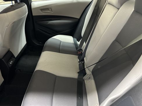 Used 2025 Toyota Corolla LE FWD image 9