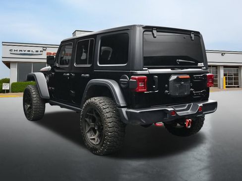 Used 2025 Jeep Wrangler Unlimited Rubicon w/ Convenience Group AWD/4WD image 3